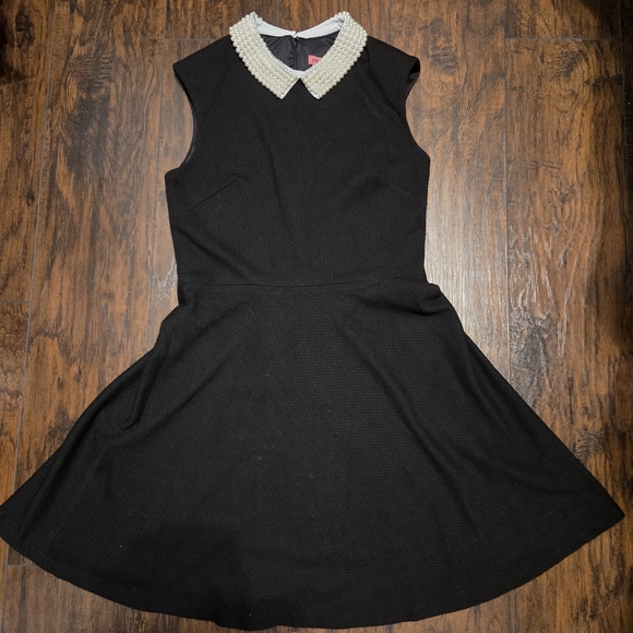 Pearl Collar Black Flared Dress Size 12 - Picture 3 of 8